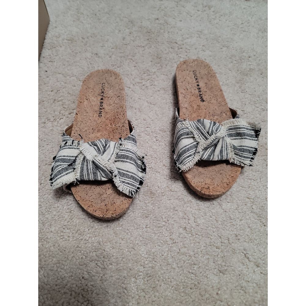 Lucky Brand LK- FLORITAN‎ Sandals size 6M with box
